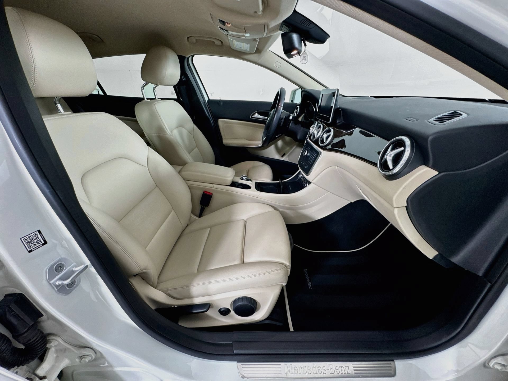 Used 2016 Mercedes-Benz GLA 250 image 28