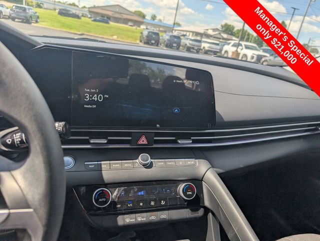 Certified 2024 Hyundai Elantra SEL FWD image 19