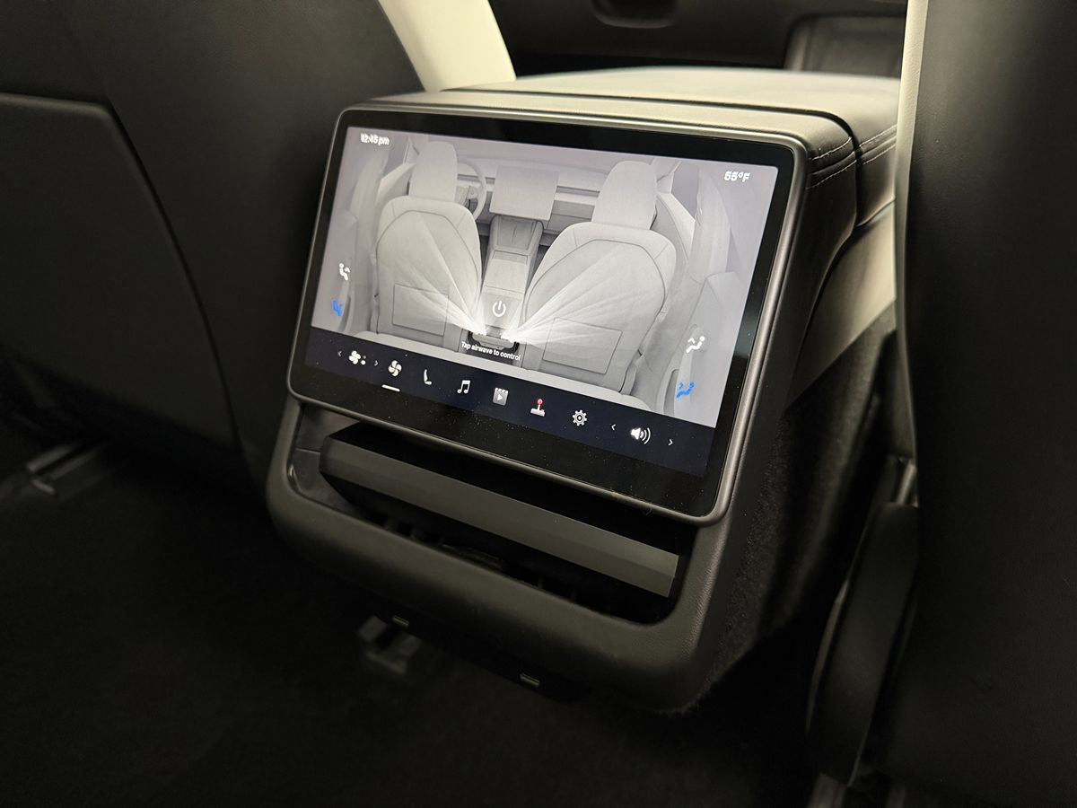Used 2025 Tesla Model 3 Long Range AWD/4WD image 26