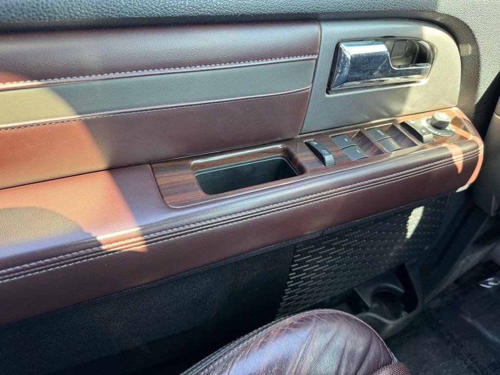 Used 2016 Ford Expedition EL Platinum AWD/4WD image 32