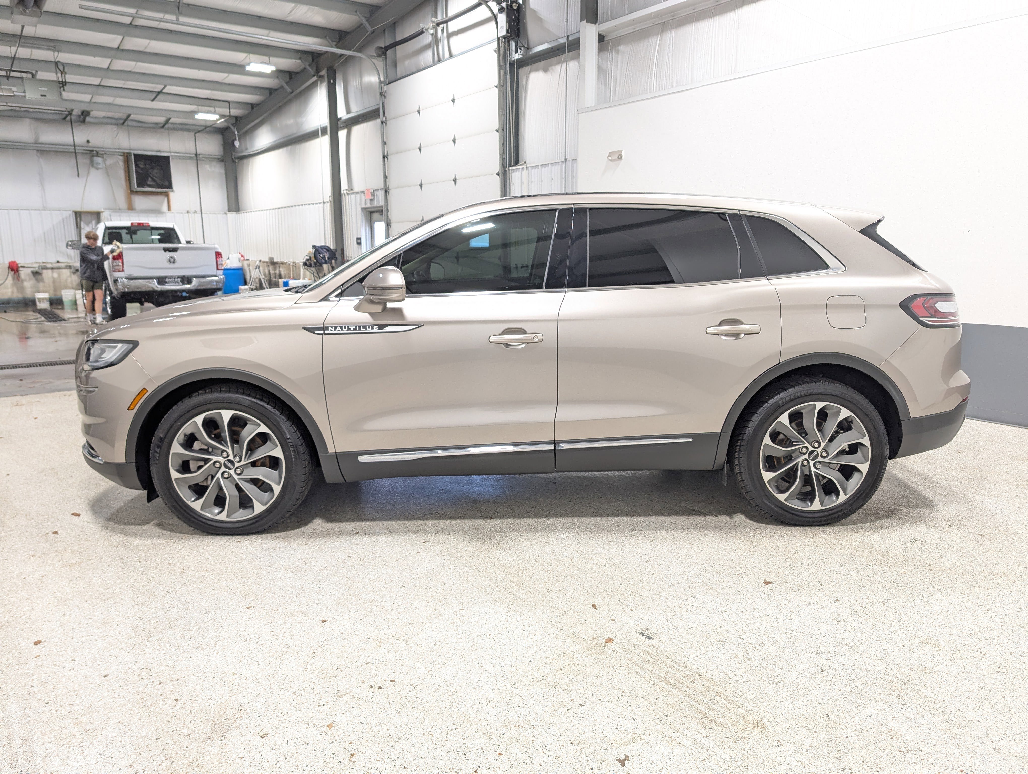 Used 2021 Lincoln Nautilus Reserve w/ Cargo Utility Package image 6