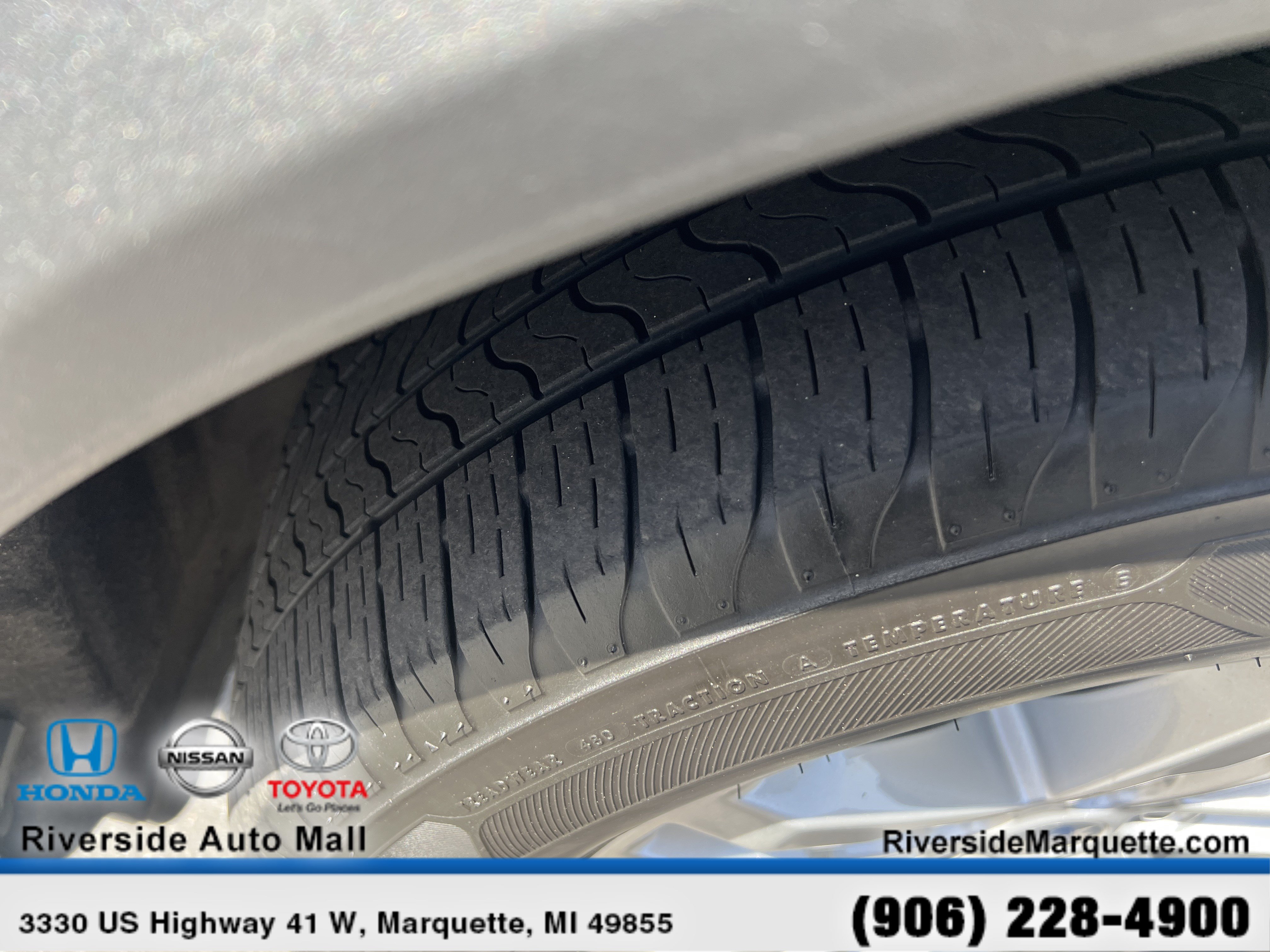 Used 2020 Ford Explorer XLT w/ Class III Trailer Tow Package AWD/4WD image 12