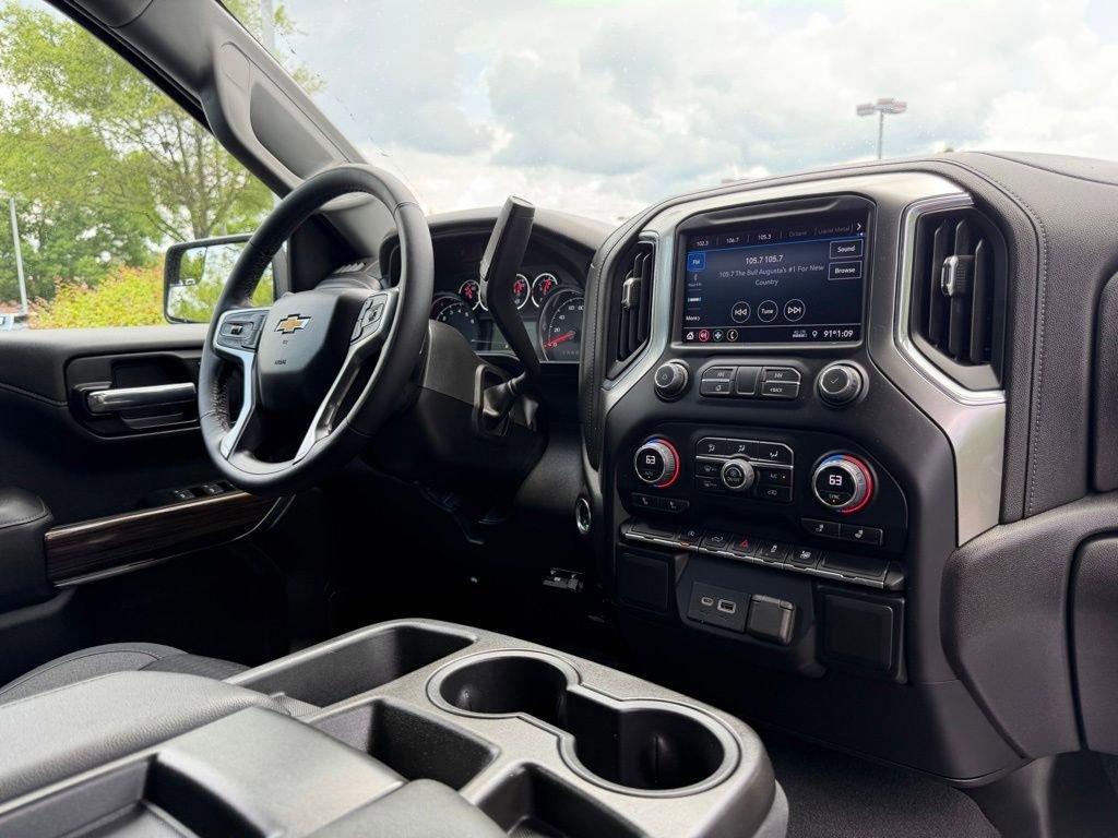 Used 2022 Chevrolet Silverado 1500 LT AWD/4WD image 15