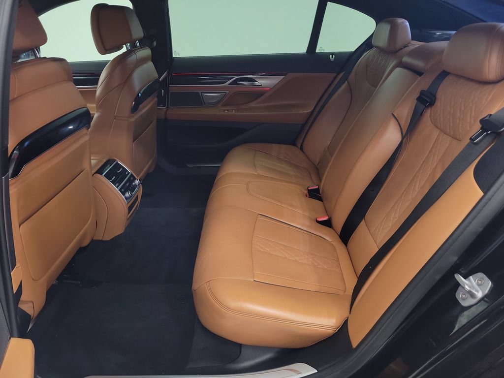Used 2019 BMW 750i xDrive w/ M Sport Package AWD/4WD image 24