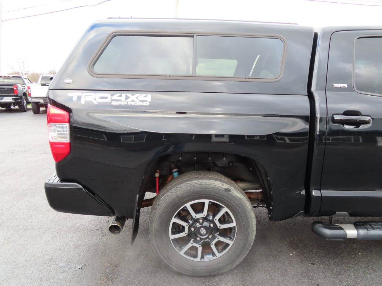 Used 2016 Toyota Tundra SR5 w/ TRD Off Road Package image 19