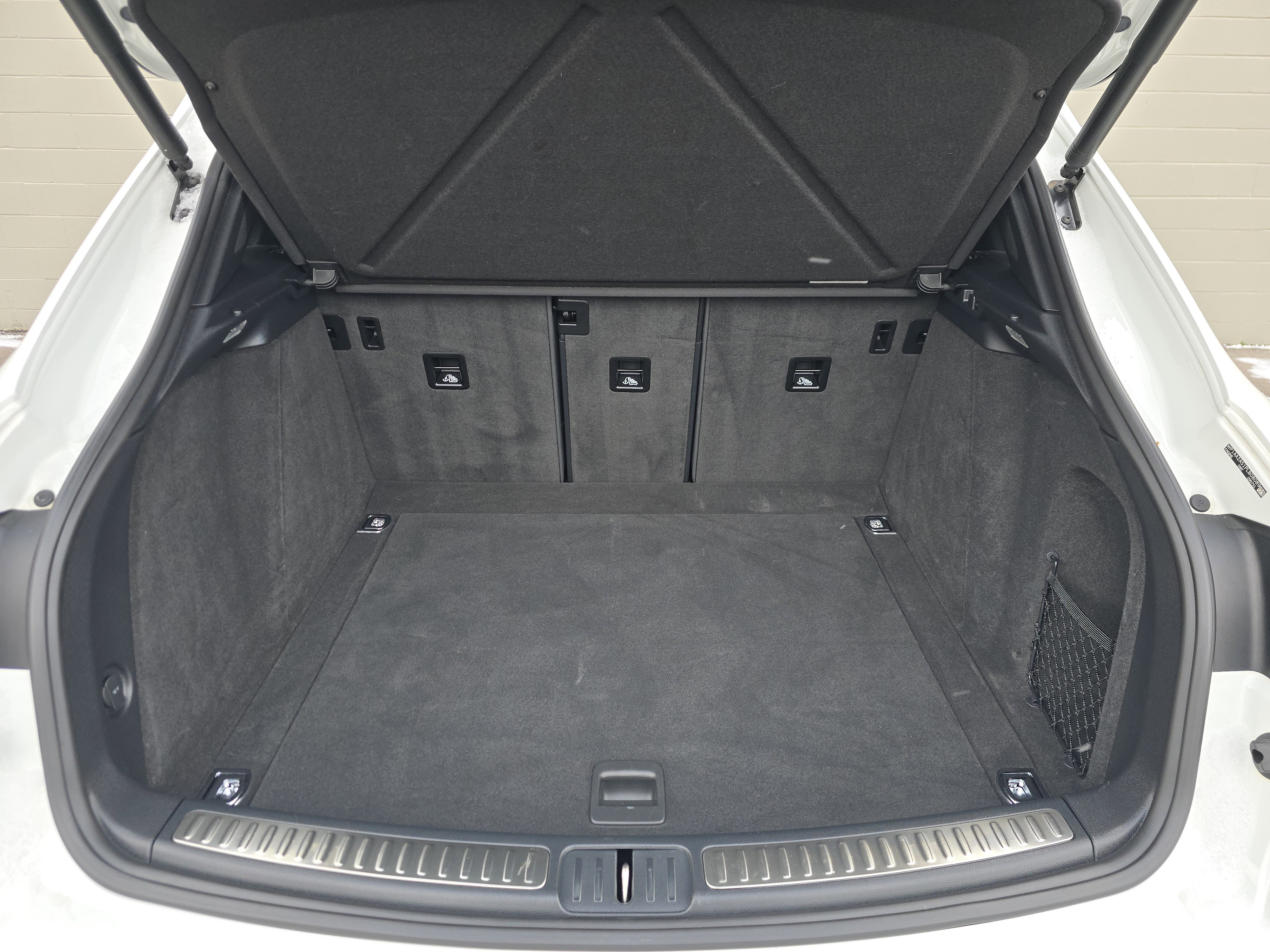 Certified 2023 Porsche Macan image 15