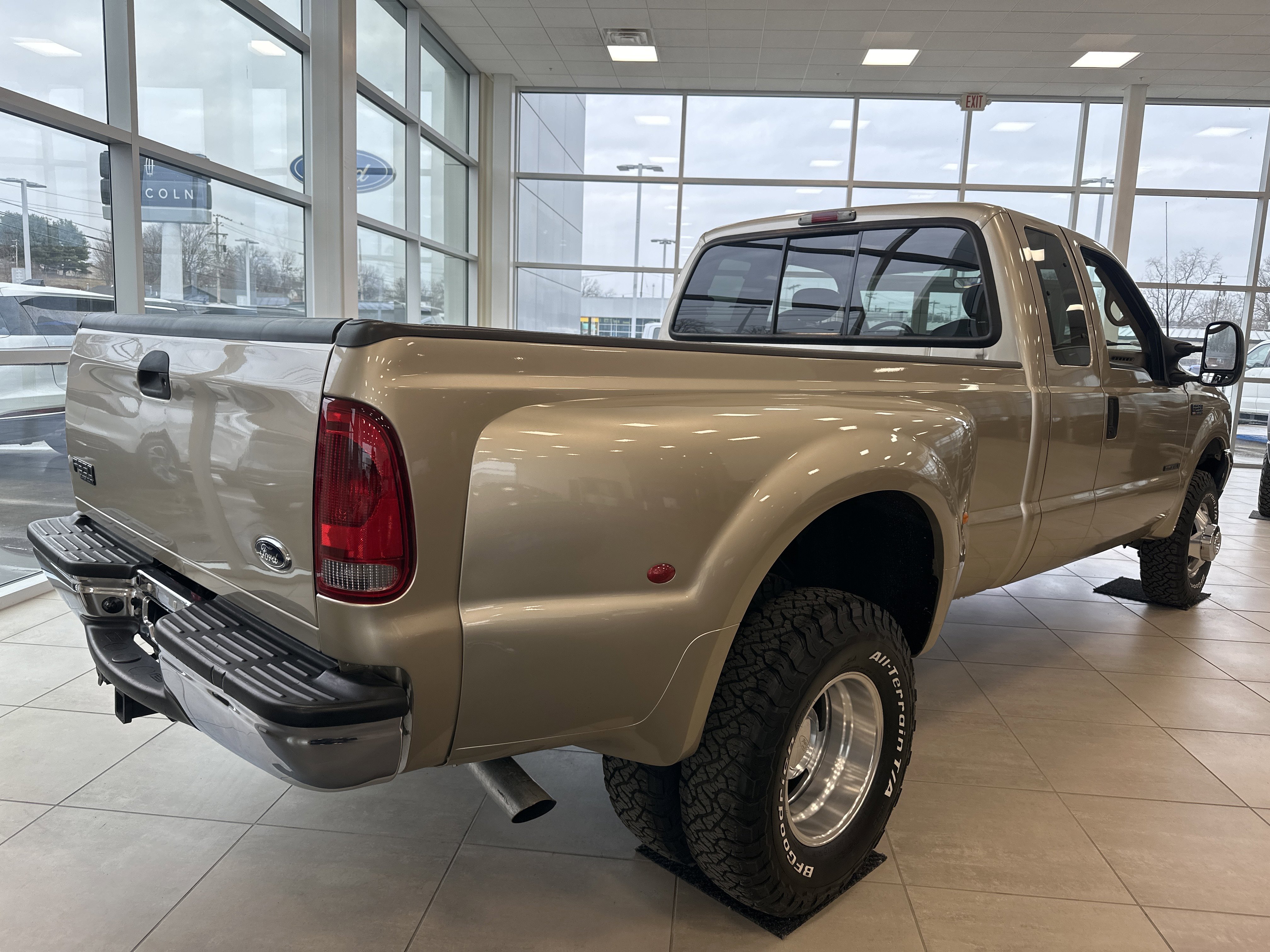 Used 2001 Ford F350 4x4 SuperCab DRW Super Duty image 7