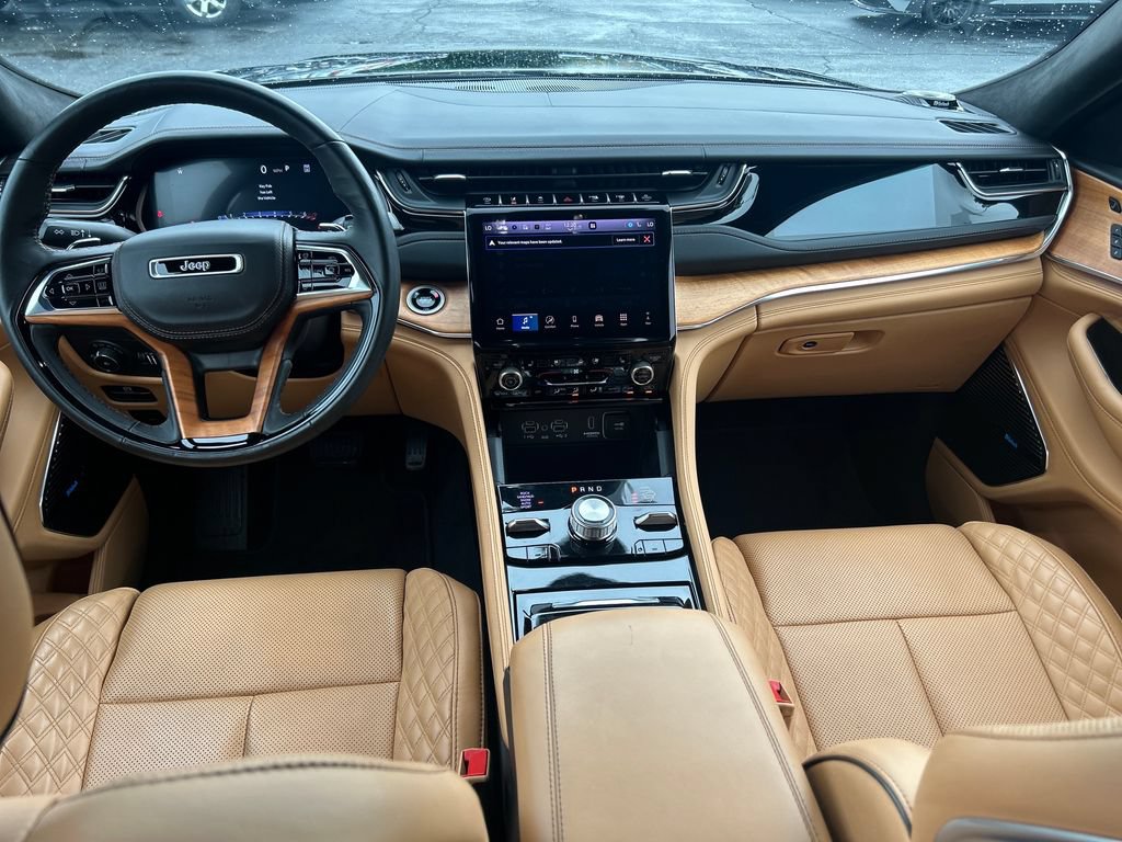 Used 2024 Jeep Grand Cherokee Summit AWD/4WD image 15