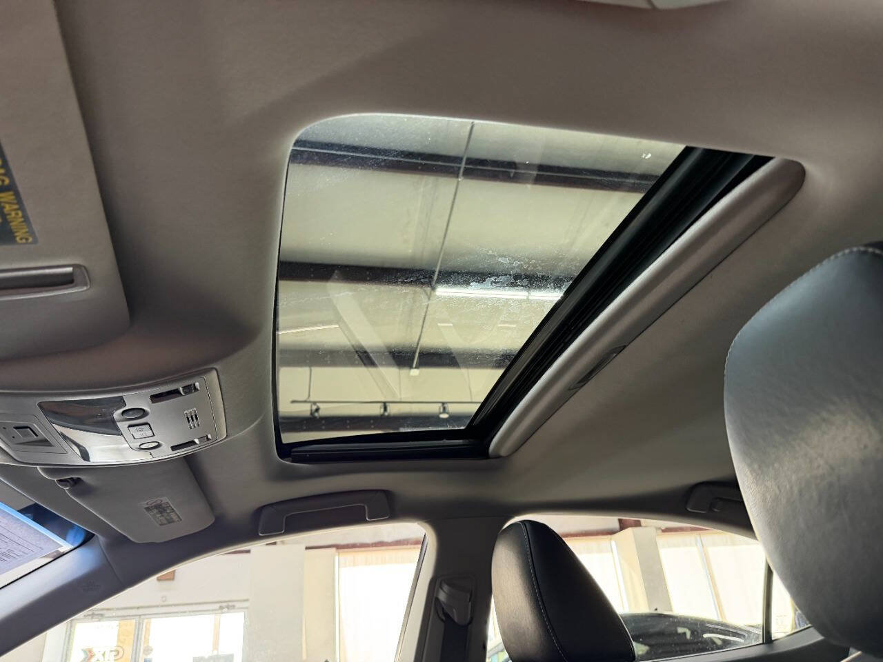 Used 2015 Lexus ES 300h w/ Navigation System Package FWD image 29