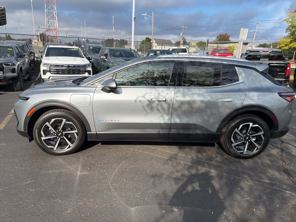New 2026 Chevrolet Equinox EV LT image 3