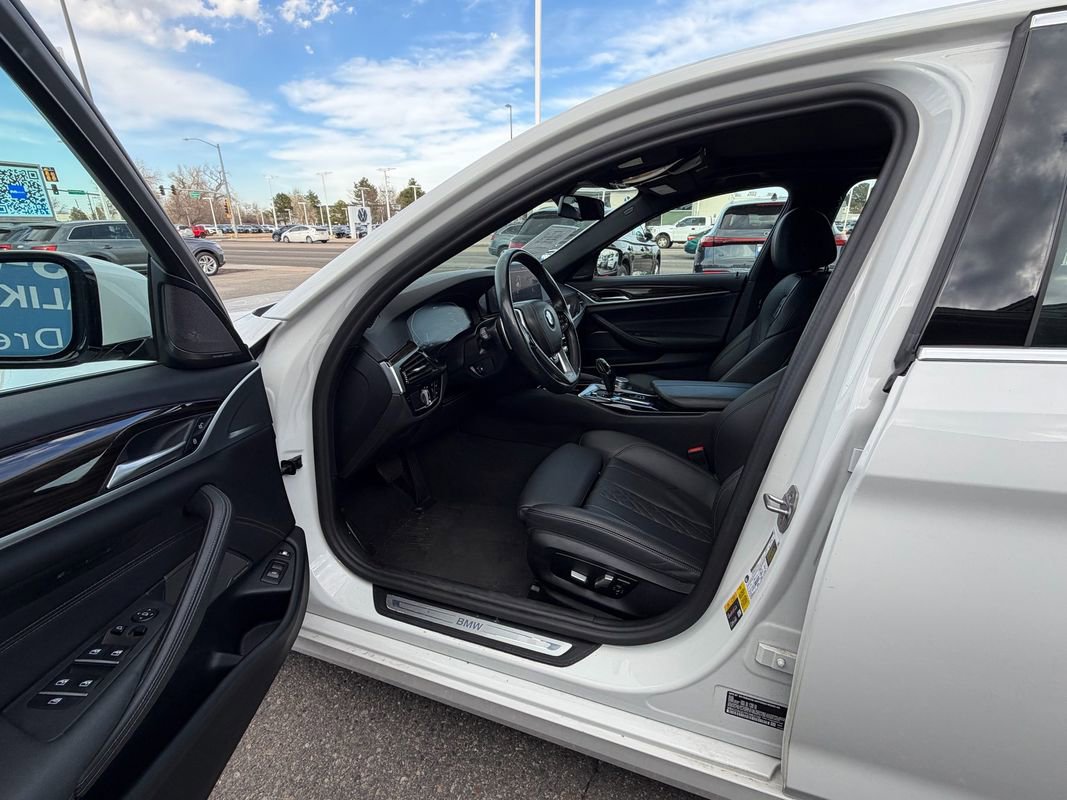 Used 2023 BMW 530e xDrive image 18