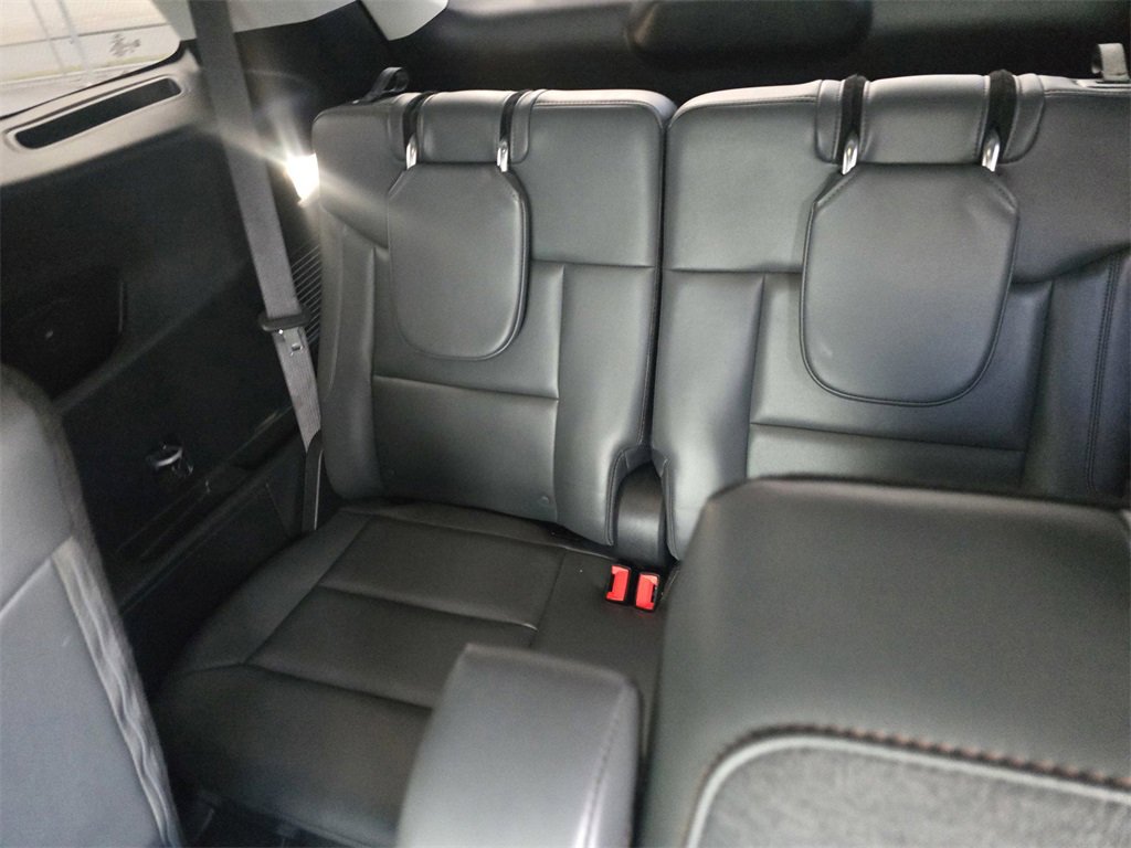 Used 2025 Ford Explorer Active w/ Active Comfort Package image 12