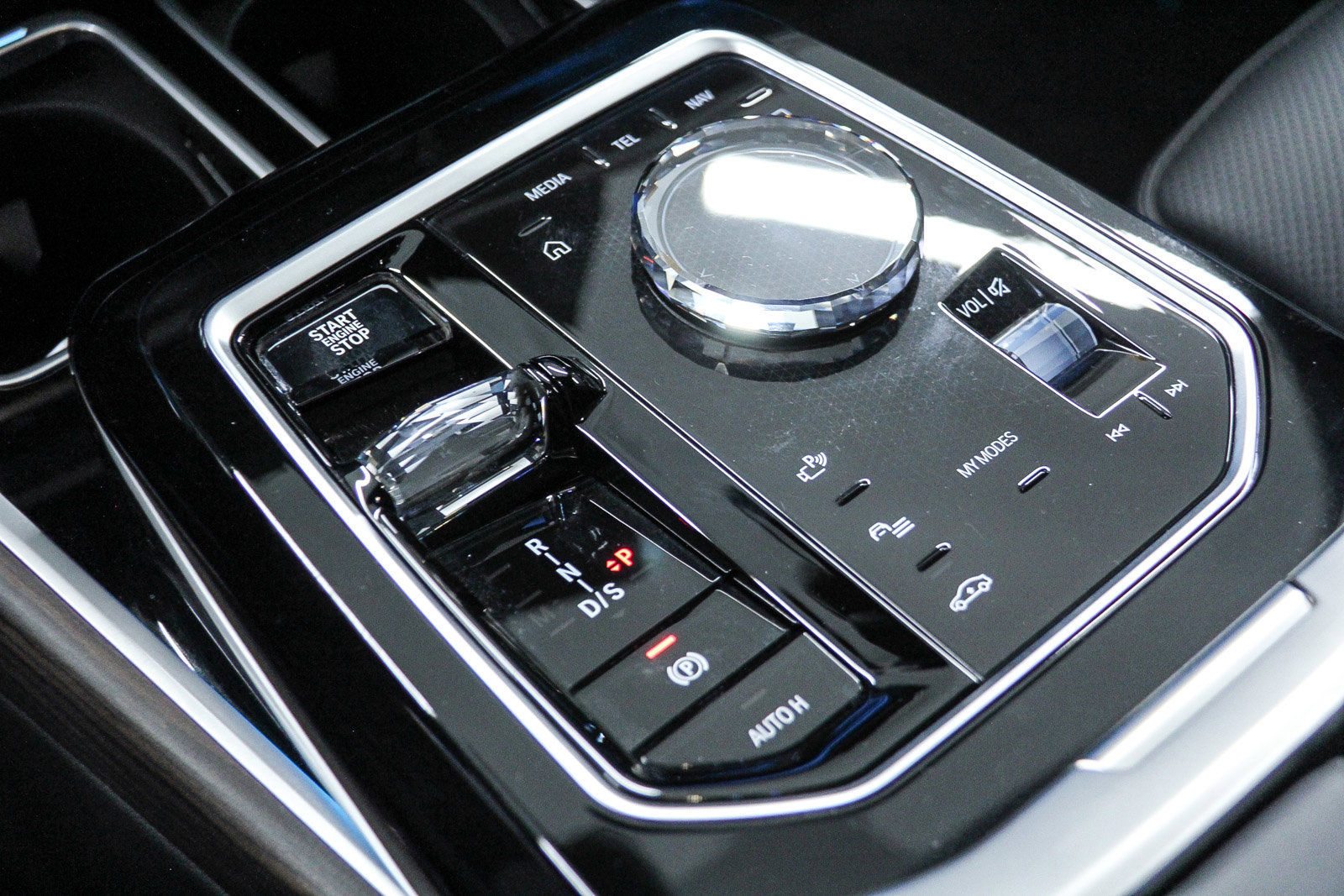 Certified 2023 BMW 740i w/ Parking Assistance Package image 20