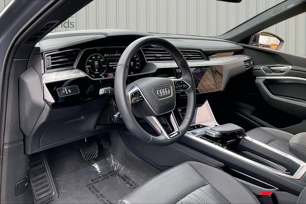 Used 2024 Audi Q8 e-tron Premium Plus w/ Premium Plus Package AWD/4WD image 17