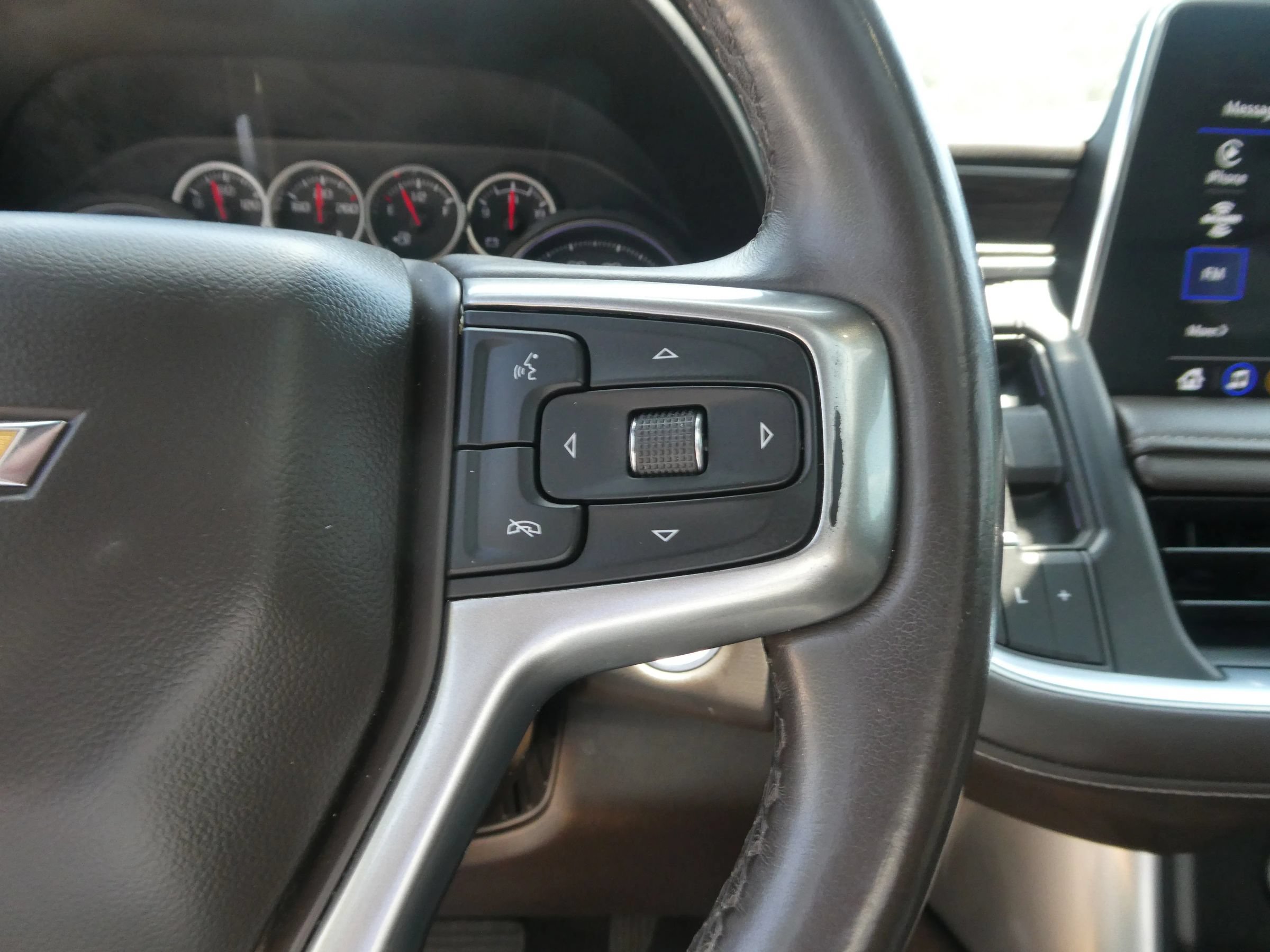 Used 2021 Chevrolet Suburban LT w/ Rear Media and Nav Package AWD/4WD image 21