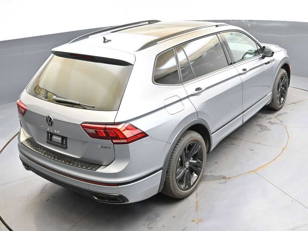 Used 2024 Volkswagen Tiguan SE R-Line AWD/4WD image 41