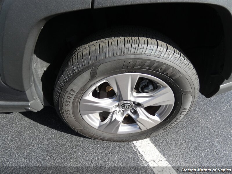 Used 2023 Toyota RAV4 XLE w/ Convenience Package FWD image 19