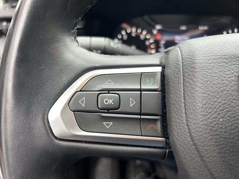 Used 2022 Jeep Compass Latitude w/ Sun and Sound Group AWD/4WD image 13