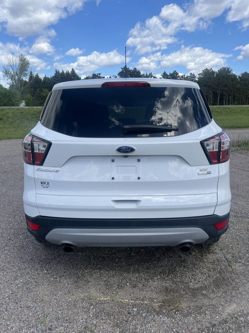 Used 2017 Ford Escape SE image 4