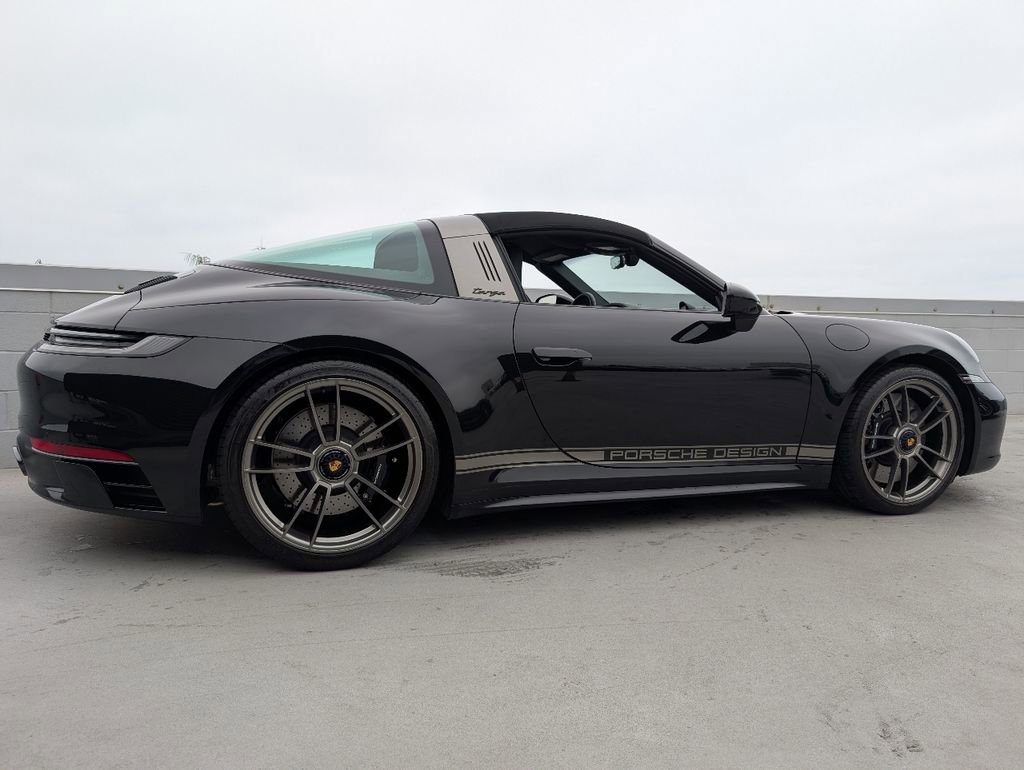 Used 2024 Porsche 911 image 24