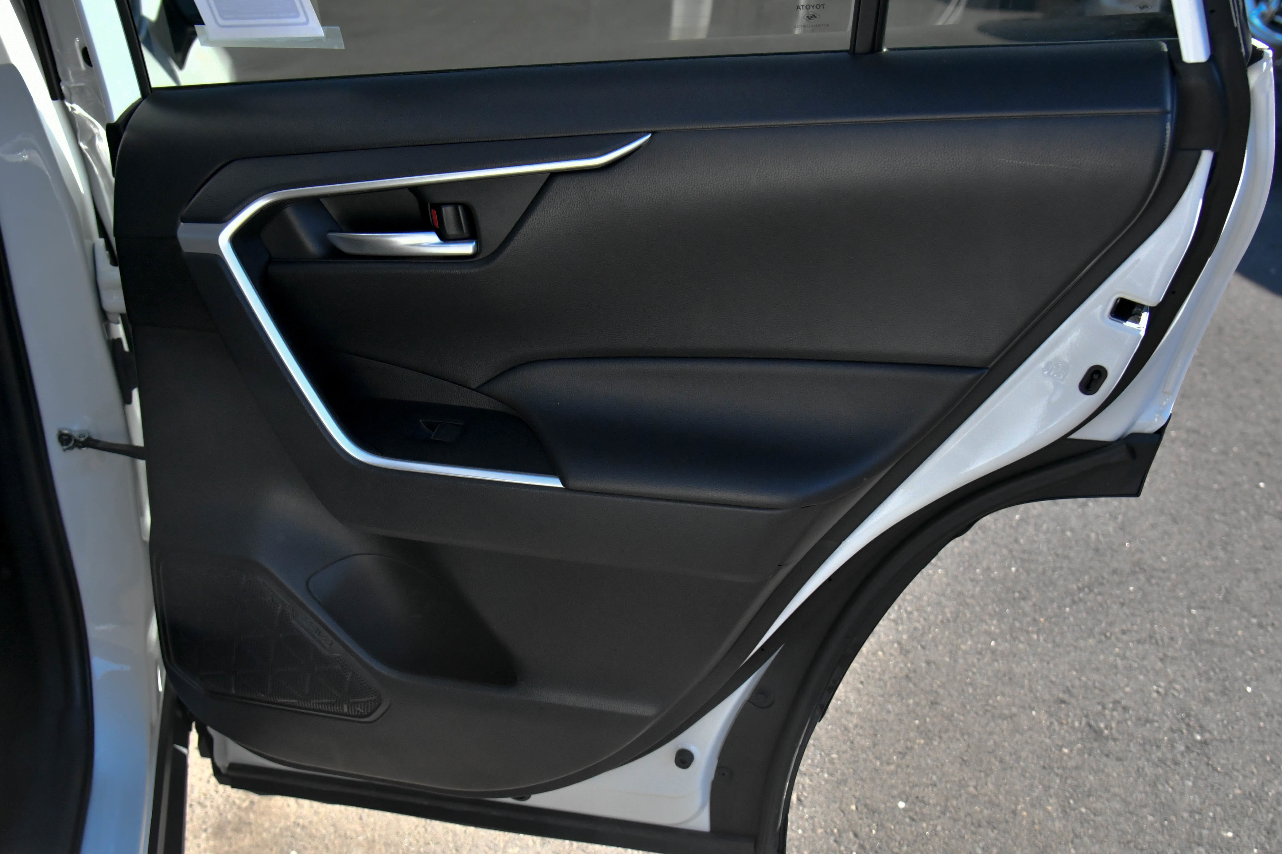 Used 2024 Toyota RAV4 XLE image 40