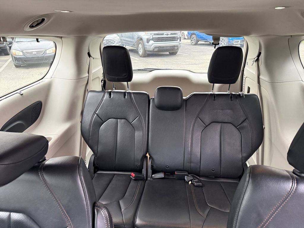 Used 2020 Chrysler Pacifica Touring-L Plus w/ Tire & Wheel Group image 34