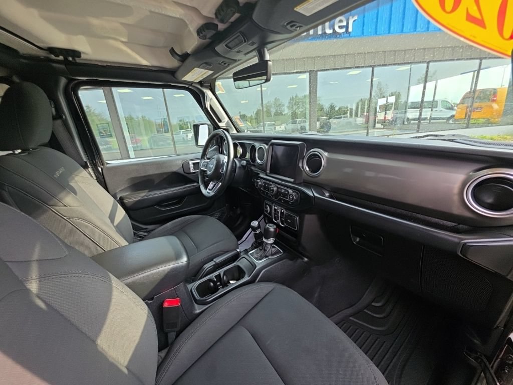 Used 2020 Jeep Gladiator Overland AWD/4WD image 19