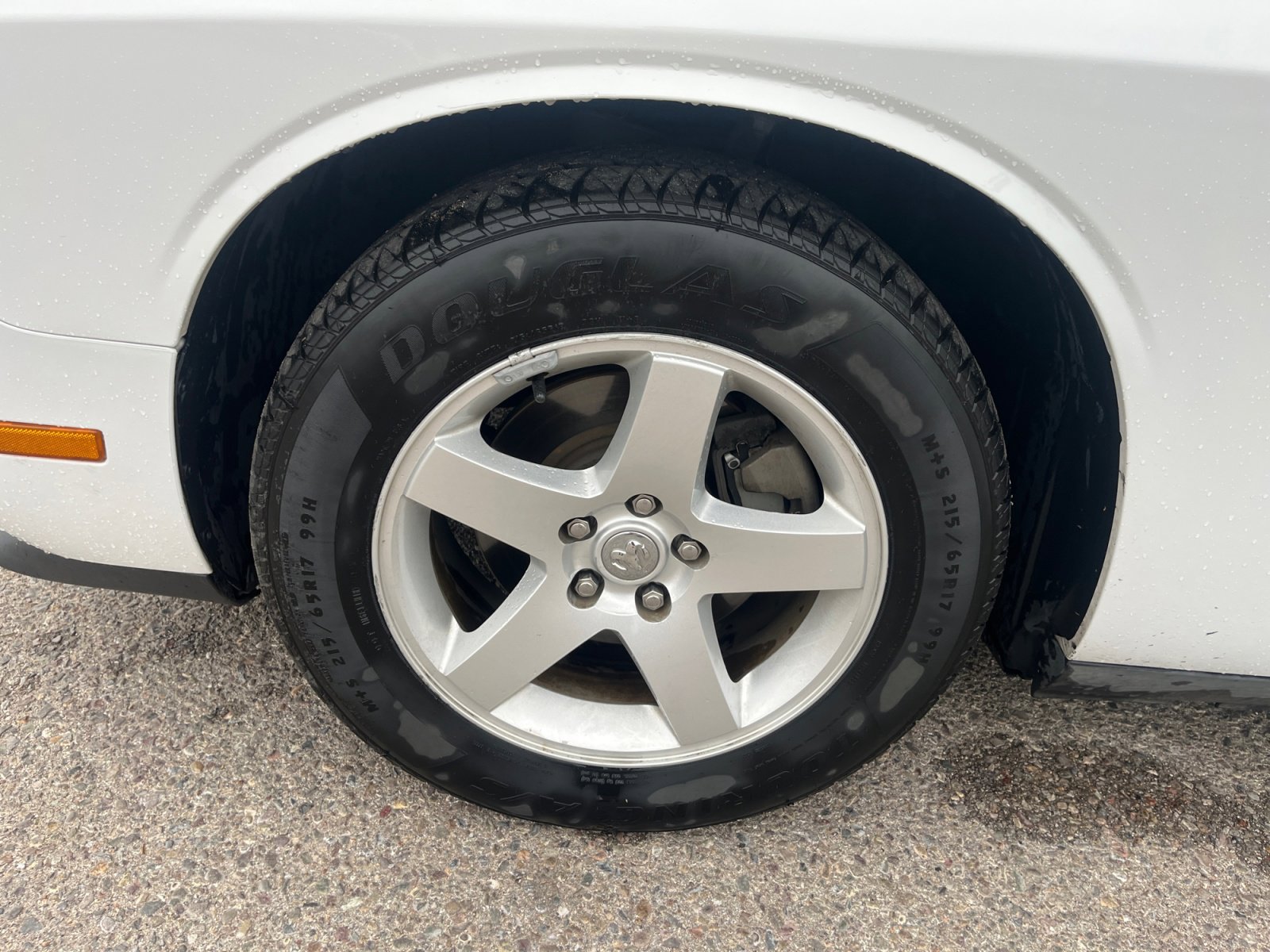 Used 2010 Dodge Challenger SE image 26