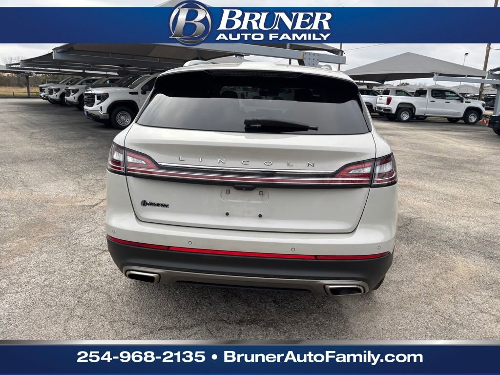 Used 2023 Lincoln Nautilus FWD w/ Premium Package image 6