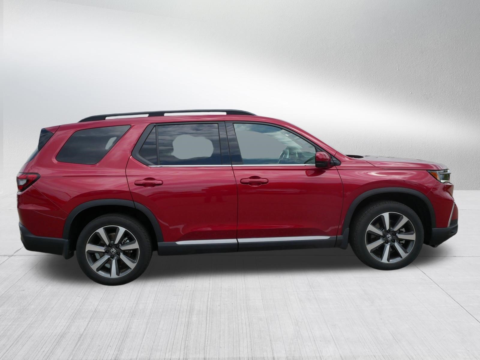 Certified 2023 Honda Pilot Touring image 8