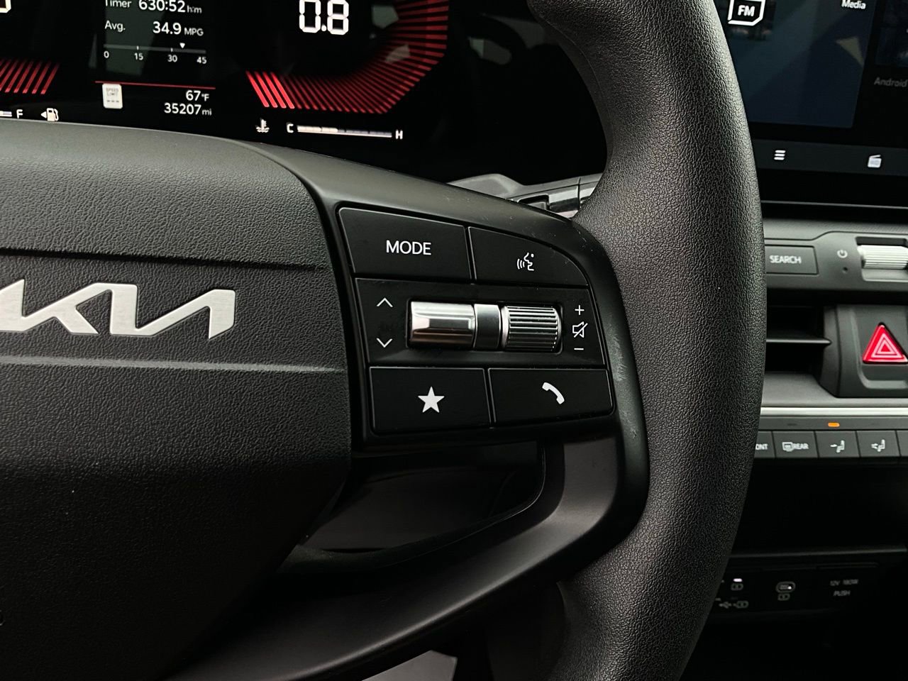 Used 2025 Kia K4 LXS image 35