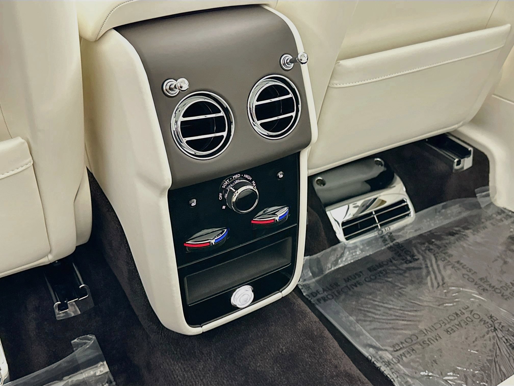 New 2027 Rolls-Royce Cullinan AWD/4WD image 24