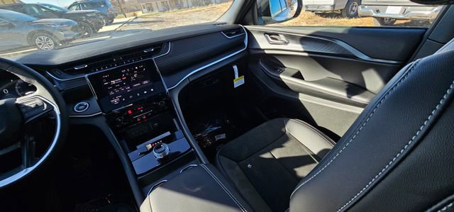 New 2025 Jeep Grand Cherokee L Altitude image 51