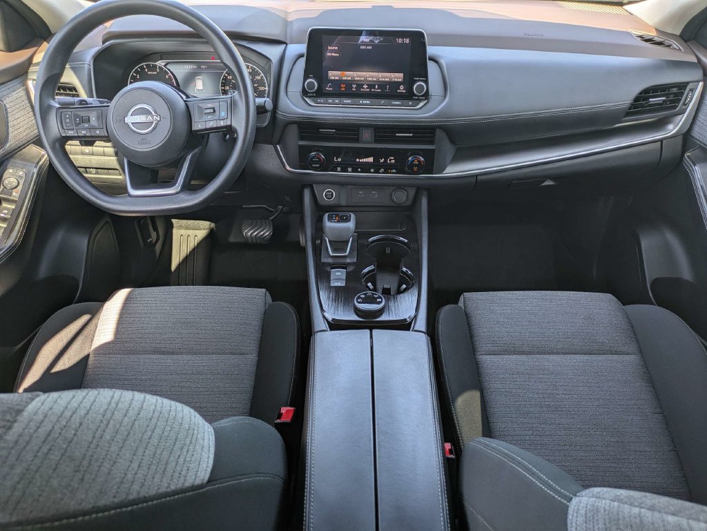 Used 2023 Nissan Rogue SV AWD/4WD image 2
