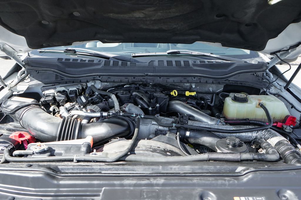 Used 2017 Ford F550 2WD Regular Cab Super Duty image 12