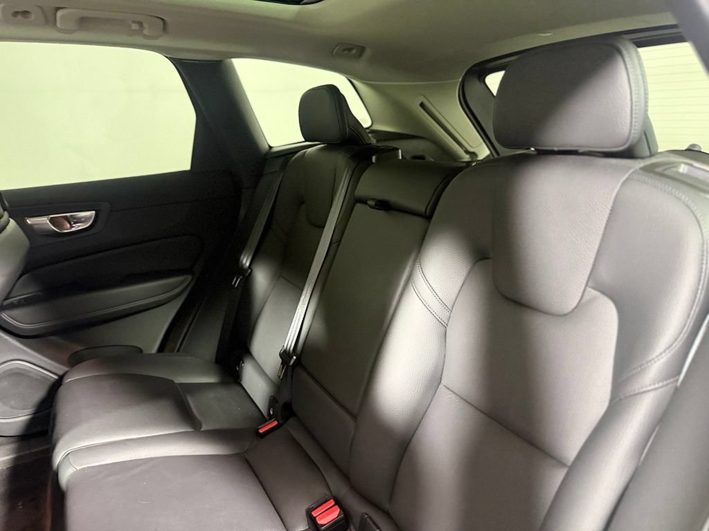Used 2024 Volvo XC60 B5 Plus w/ Protection Package Premier AWD/4WD image 24