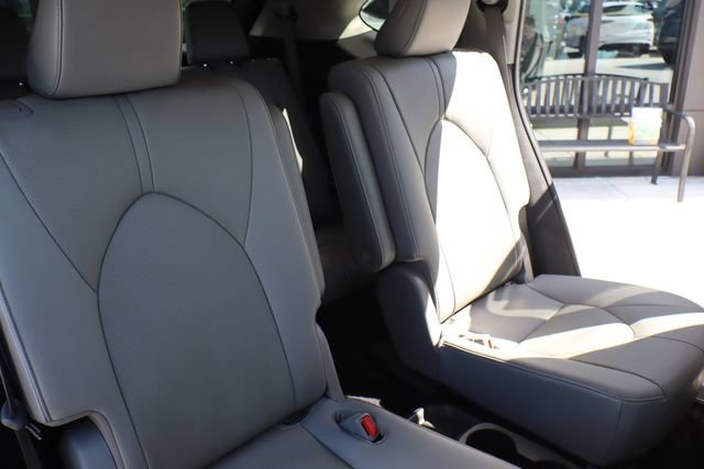 Used 2020 Toyota Highlander Limited FWD image 15