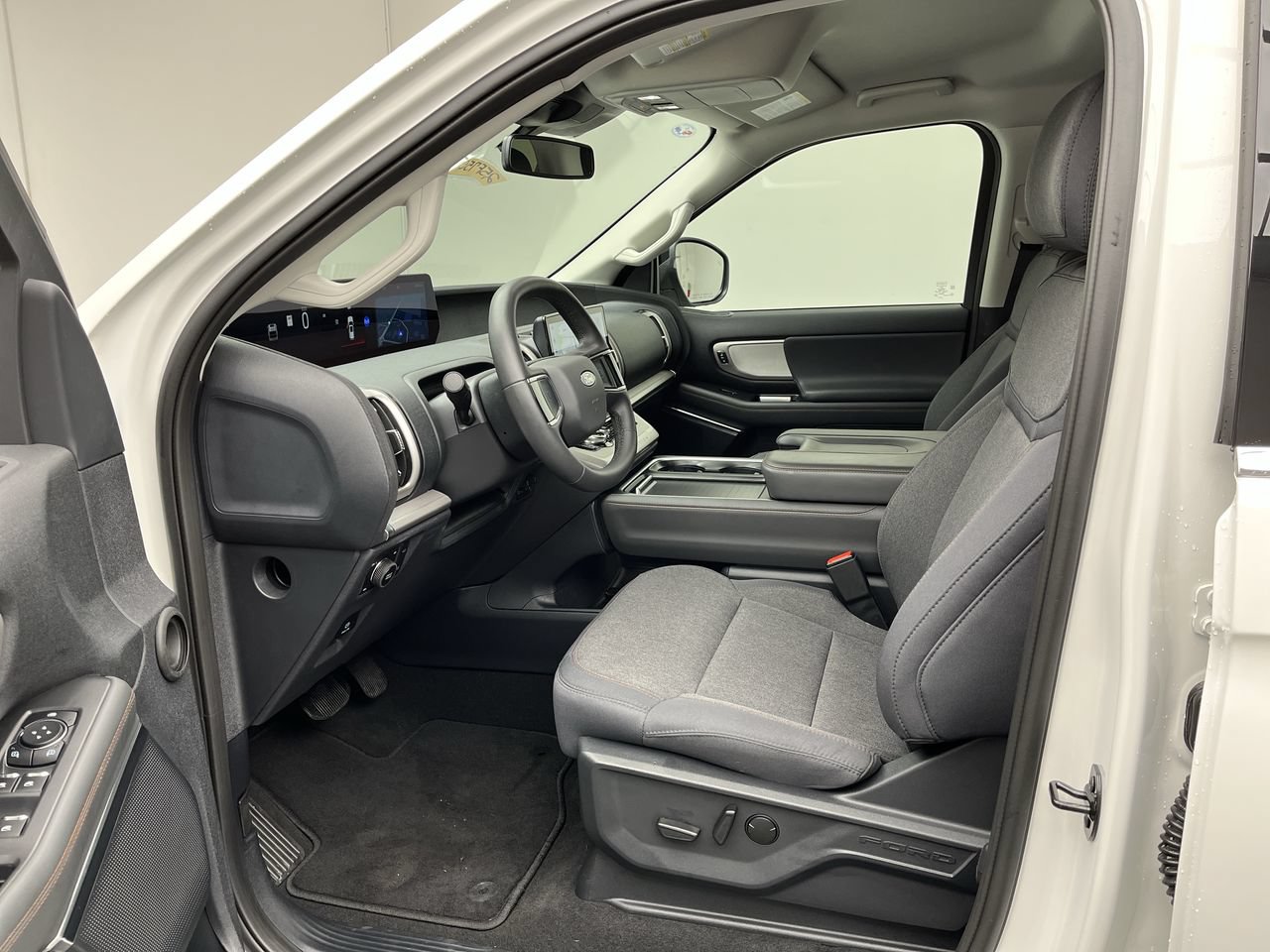 New 2025 Ford Expedition Max Active AWD/4WD image 3