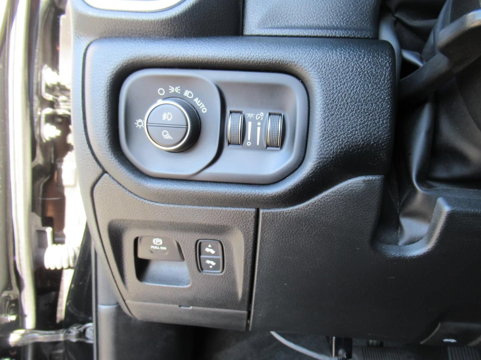 Used 2022 RAM 1500 Laramie RWD image 24