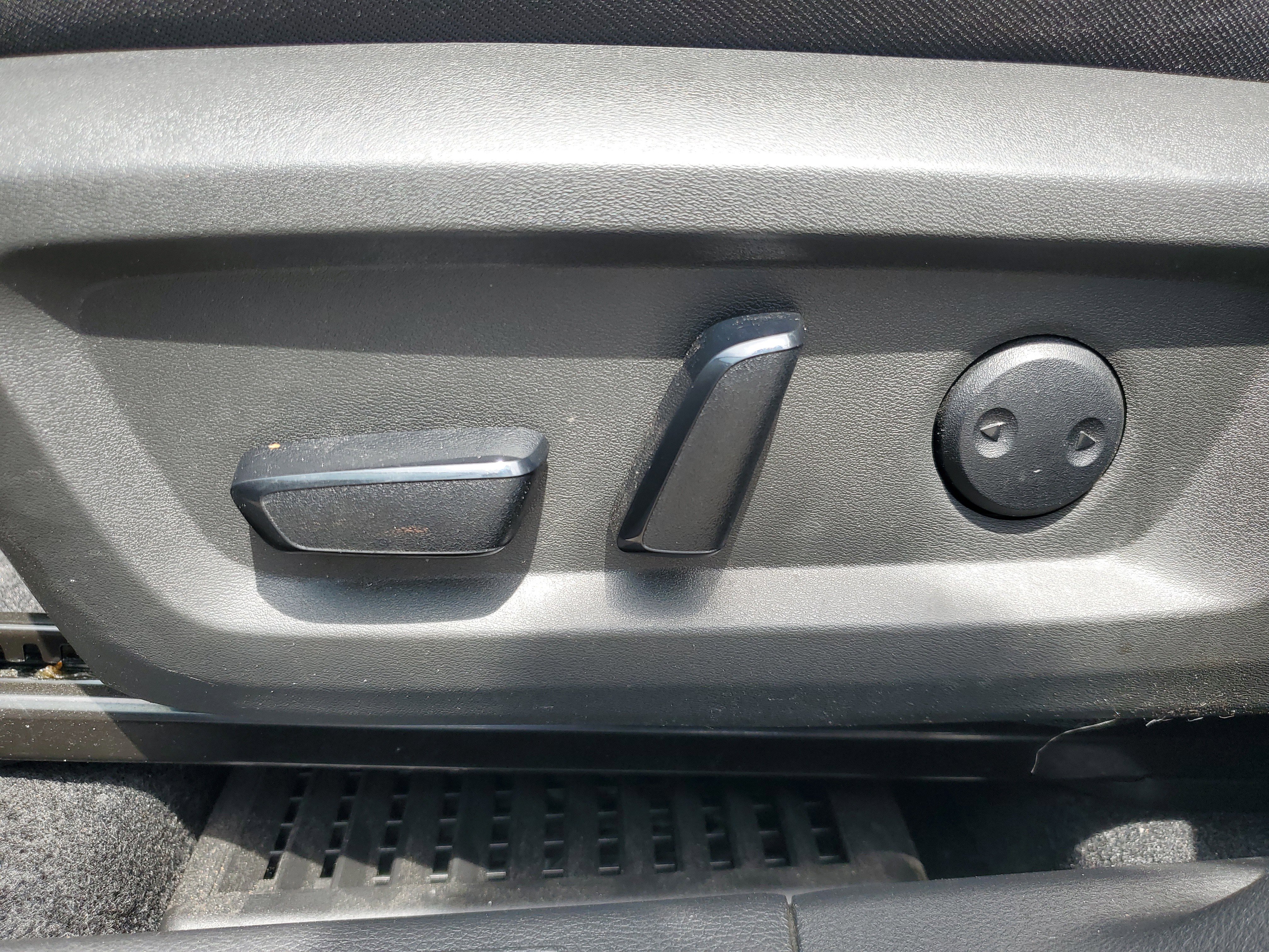 Certified 2023 Nissan Rogue SV image 10