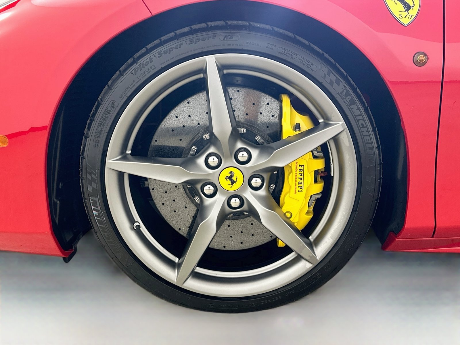 Used 2018 Ferrari 488 Spider RWD image 44