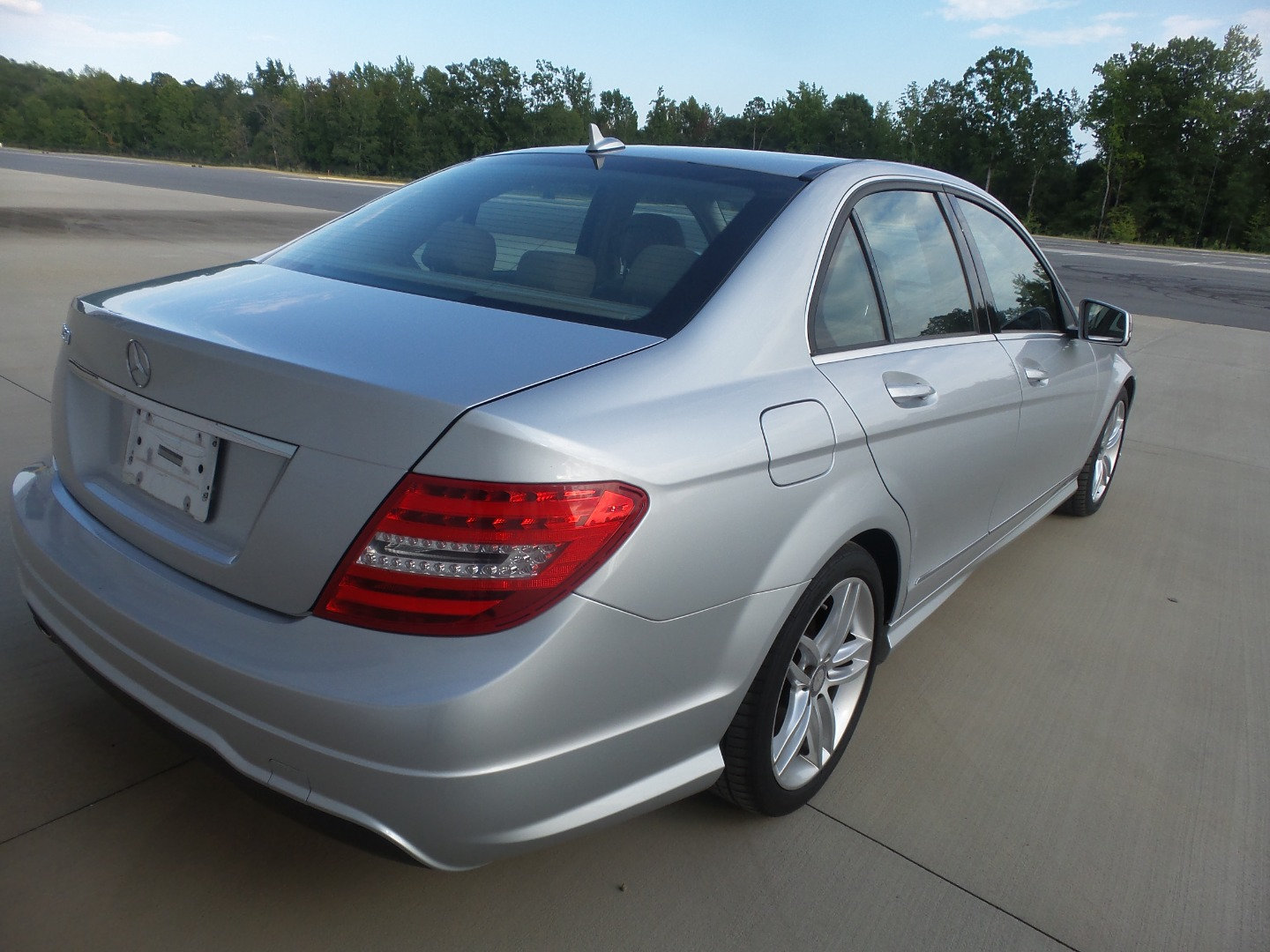 Used 2013 Mercedes-Benz C 250 Sedan image 23