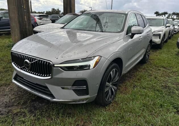 Certified 2023 Volvo XC60 B5 Plus w/ Protection Package Premier image 1