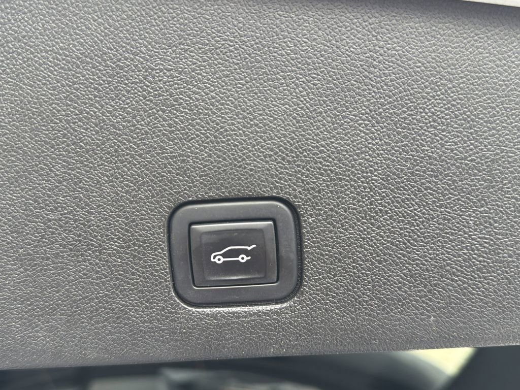 Certified 2023 Cadillac XT6 Premium Luxury image 19