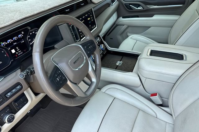 Used 2021 GMC Yukon Denali w/ Denali Ultimate Package AWD/4WD image 10