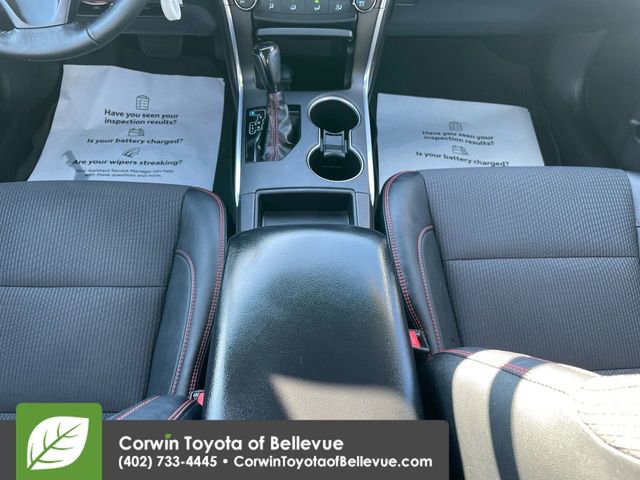 Used 2017 Toyota Camry SE w/ Moonroof Package image 18