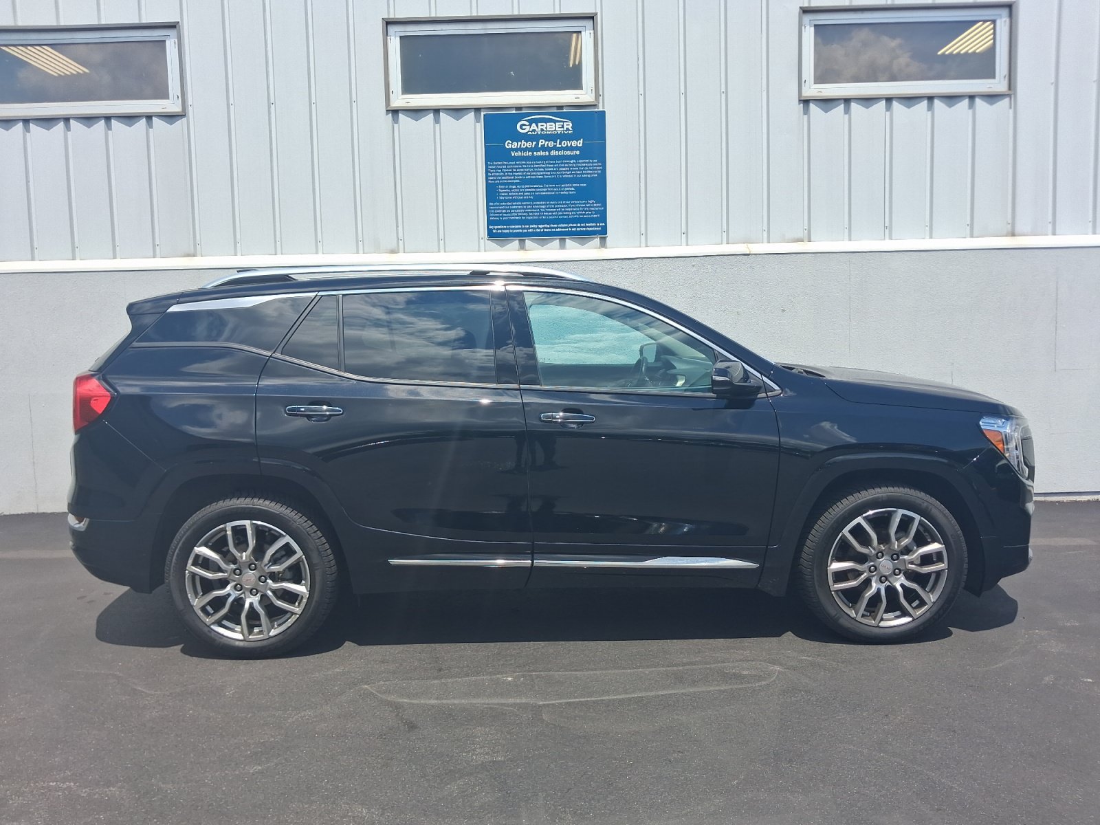 Used 2023 GMC Terrain Denali w/ LPO, Floor Liner Package AWD/4WD image 9