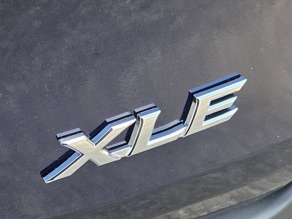 Used 2026 Toyota Sienna XLE FWD image 11