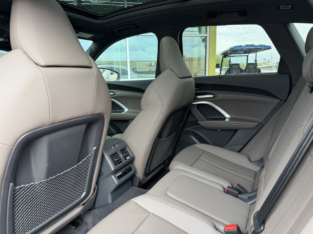 Used 2025 Audi Q5 Premium Plus w/ Premium Plus AWD/4WD image 35