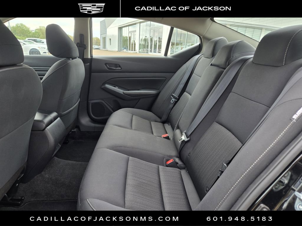 Used 2025 Nissan Altima 2.5 SV image 10